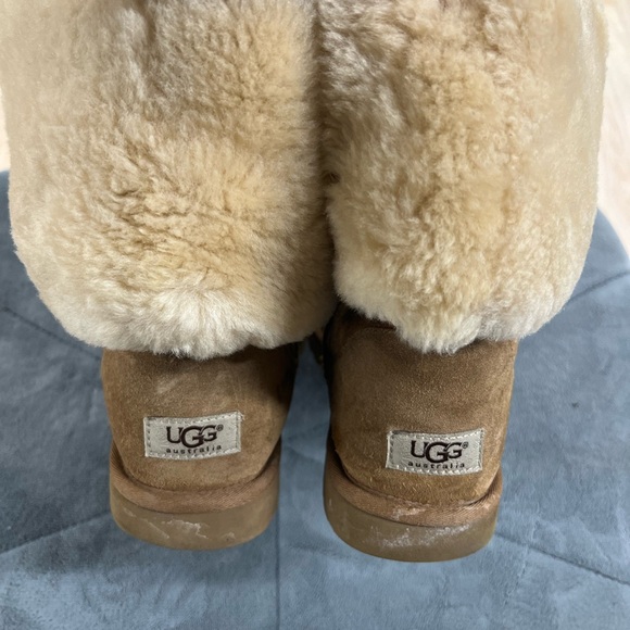 Uggs classic short boots in original tan&beige shearling  inside women’s size 10 - Picture 2 of 5